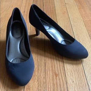 Abella heel navy 7.5